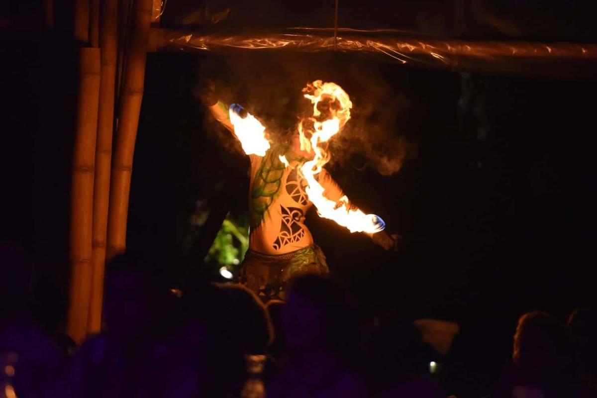 Luau Kalamaku Fire Dance