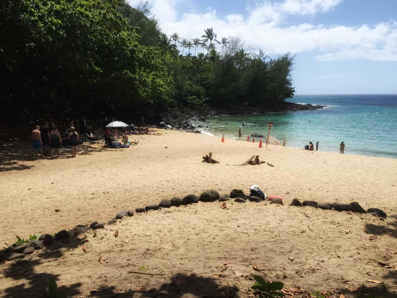 Ke'e Beach rocks