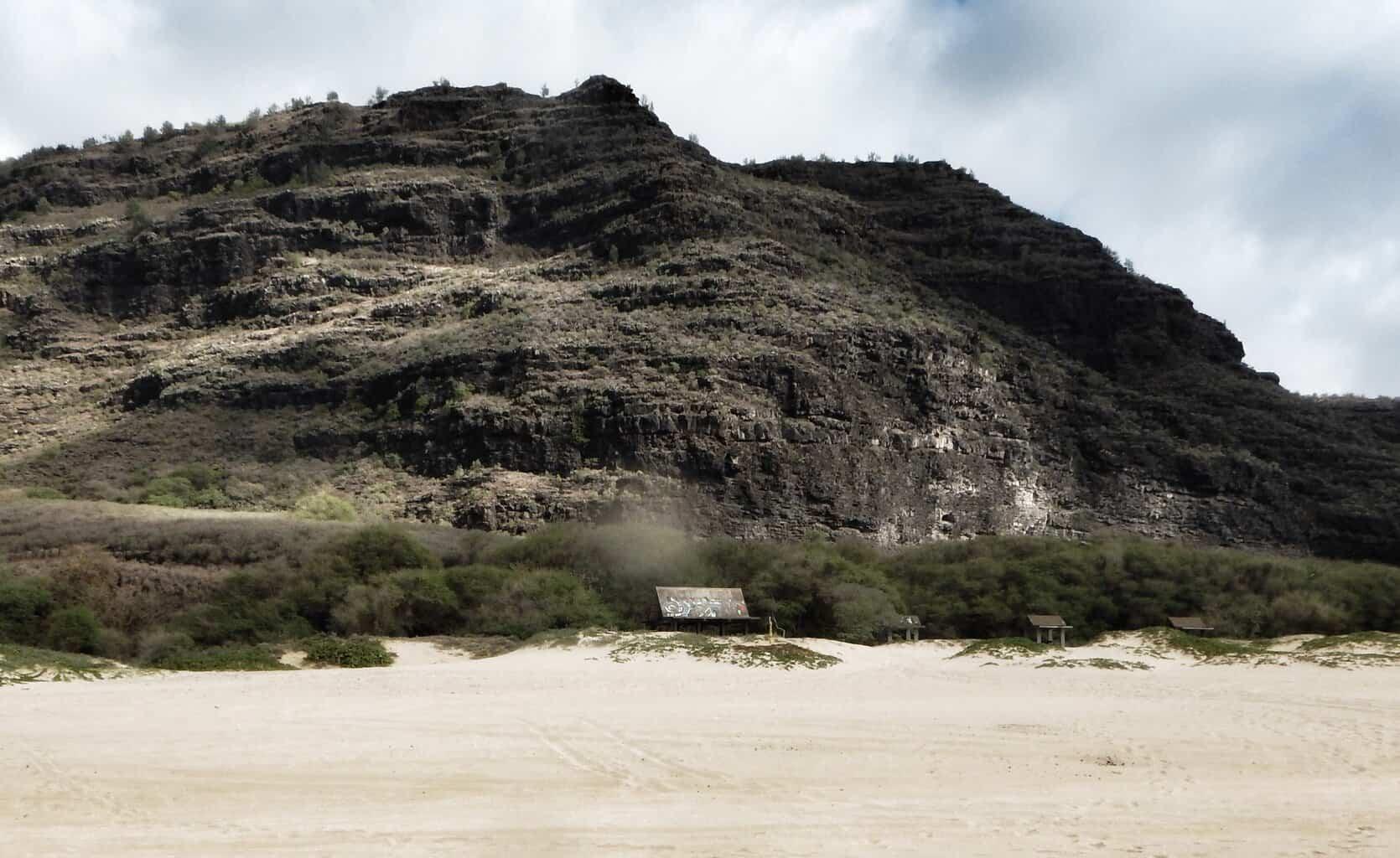 Polihale Beach rocks